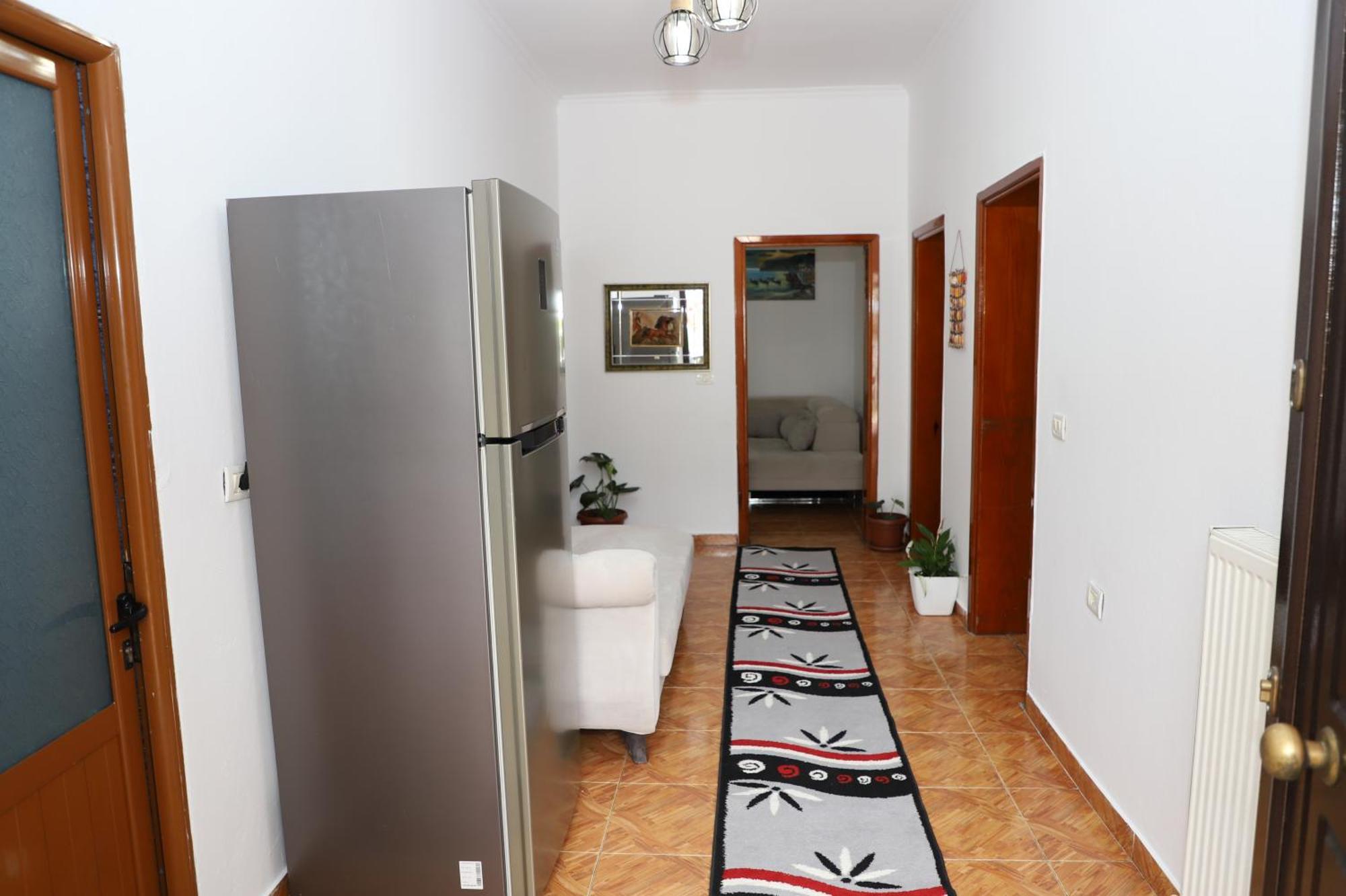 Apartment Xheison Berat Buitenkant foto