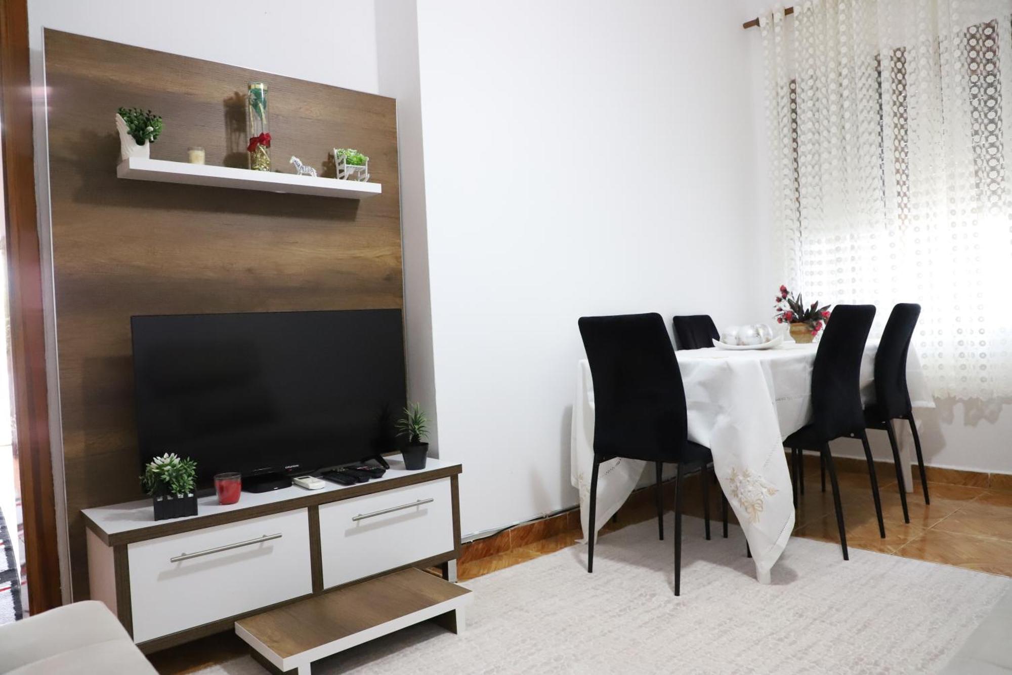 Apartment Xheison Berat Buitenkant foto
