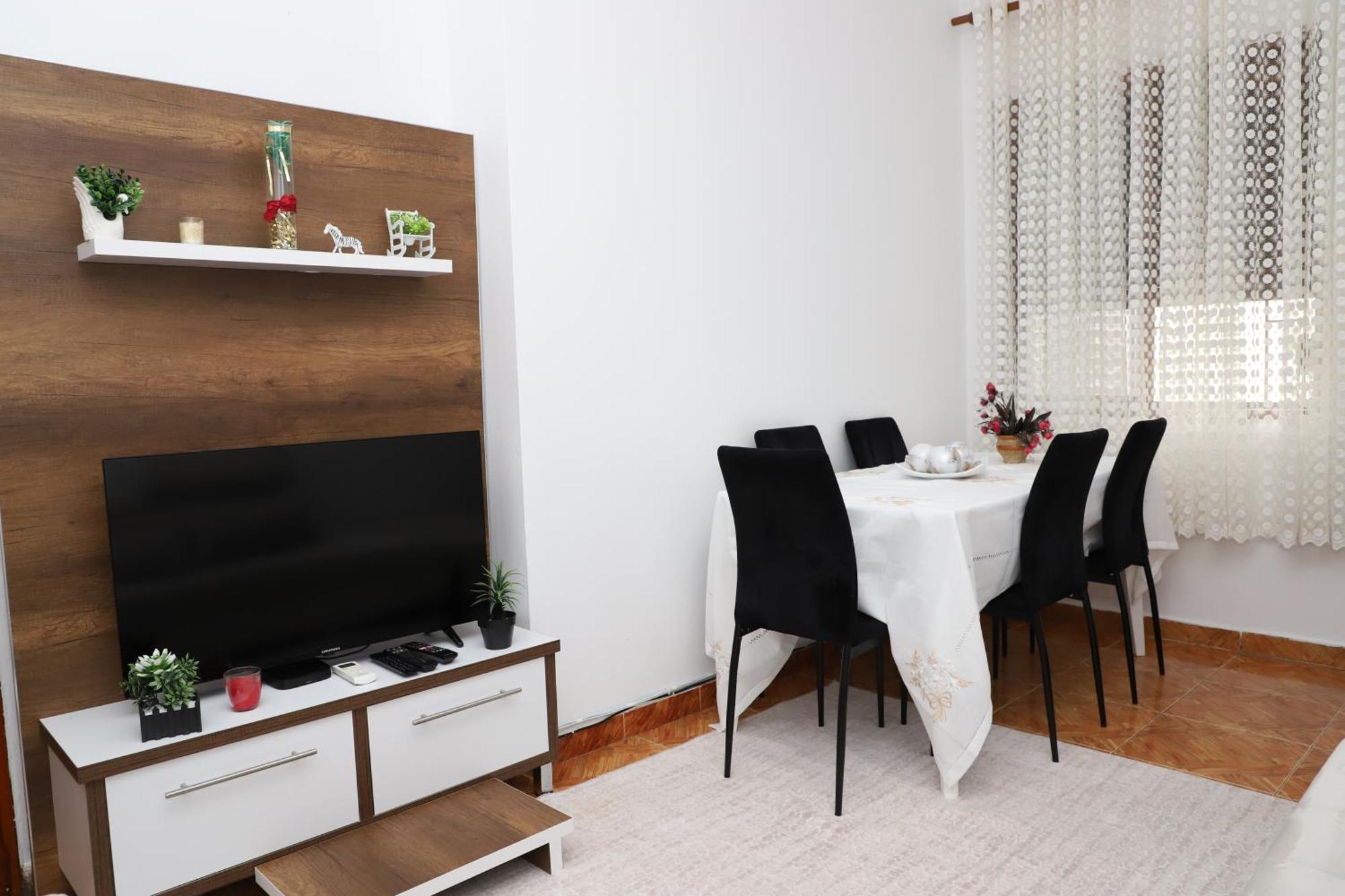 Apartment Xheison Berat Buitenkant foto