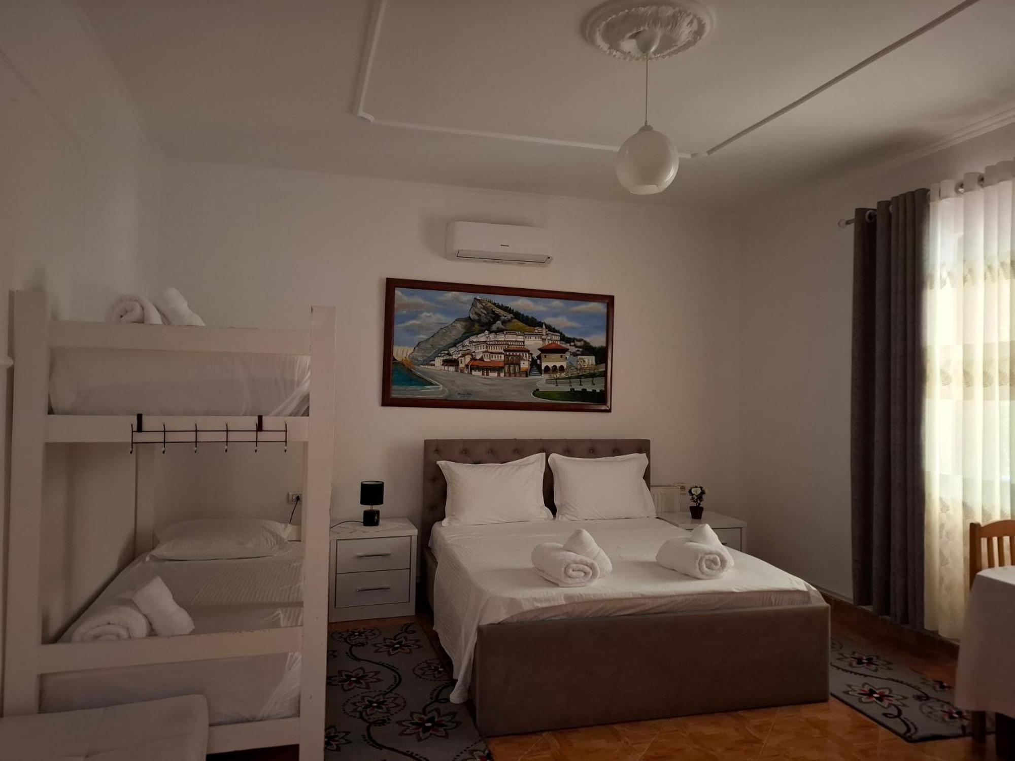 Apartment Xheison Berat Buitenkant foto