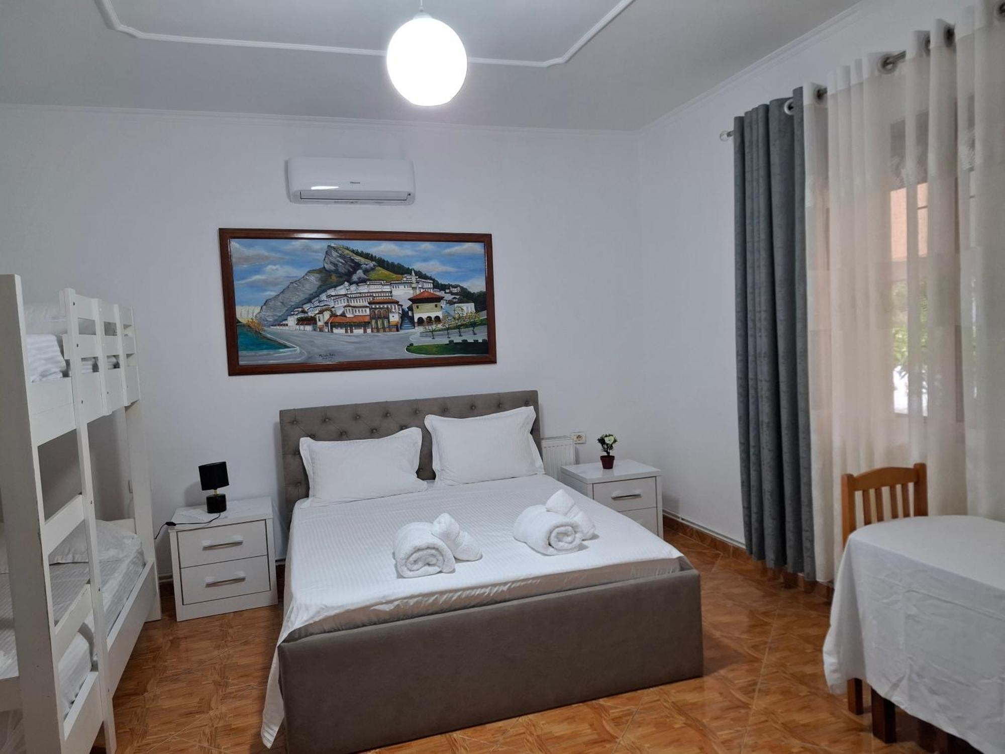 Apartment Xheison Berat Buitenkant foto