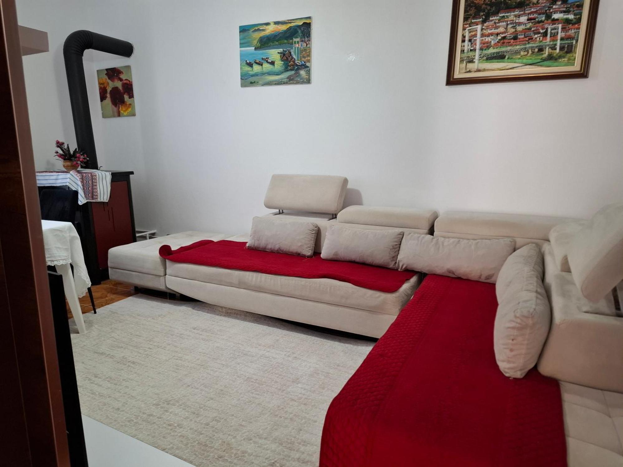 Apartment Xheison Berat Buitenkant foto