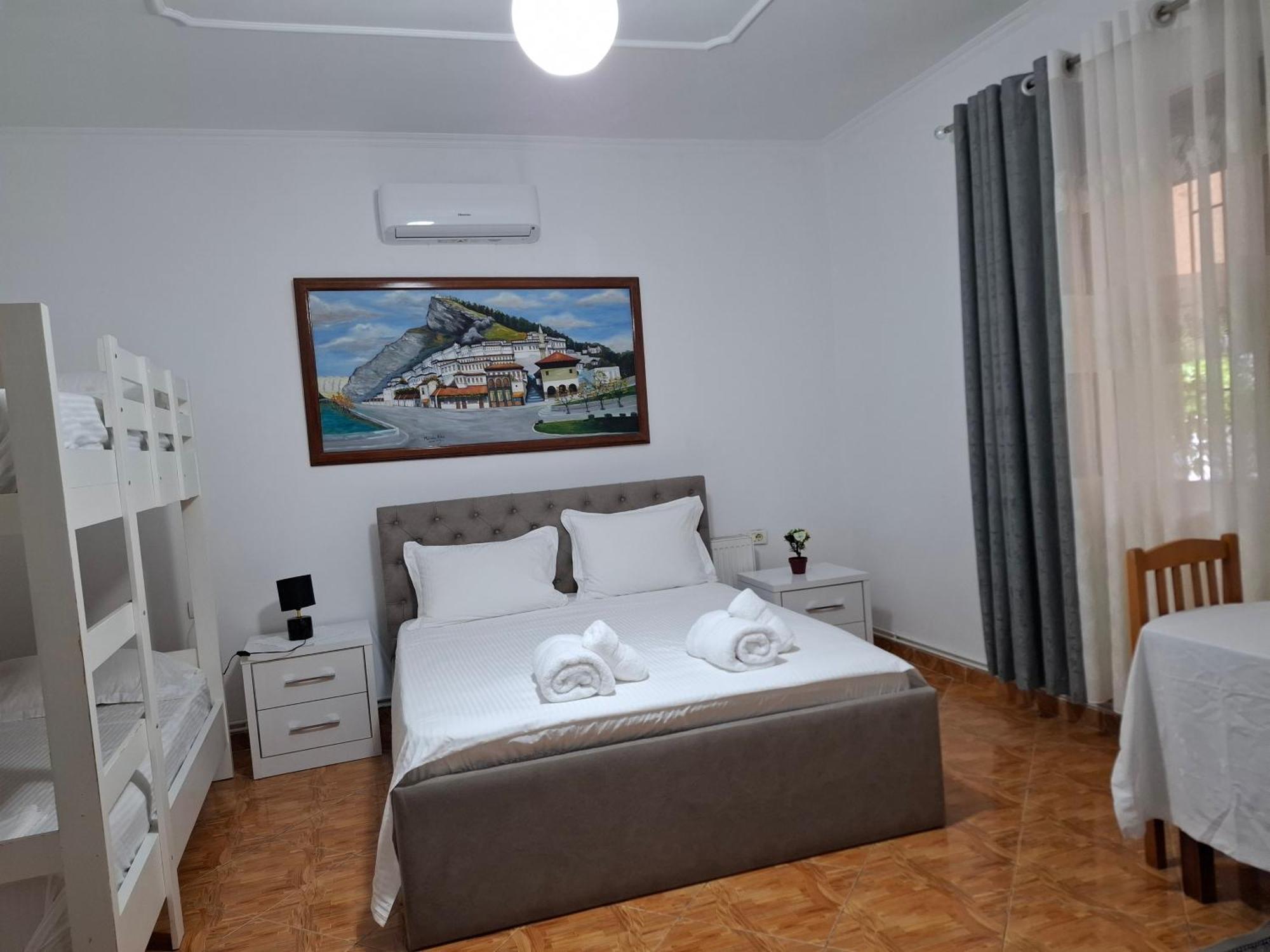 Apartment Xheison Berat Buitenkant foto