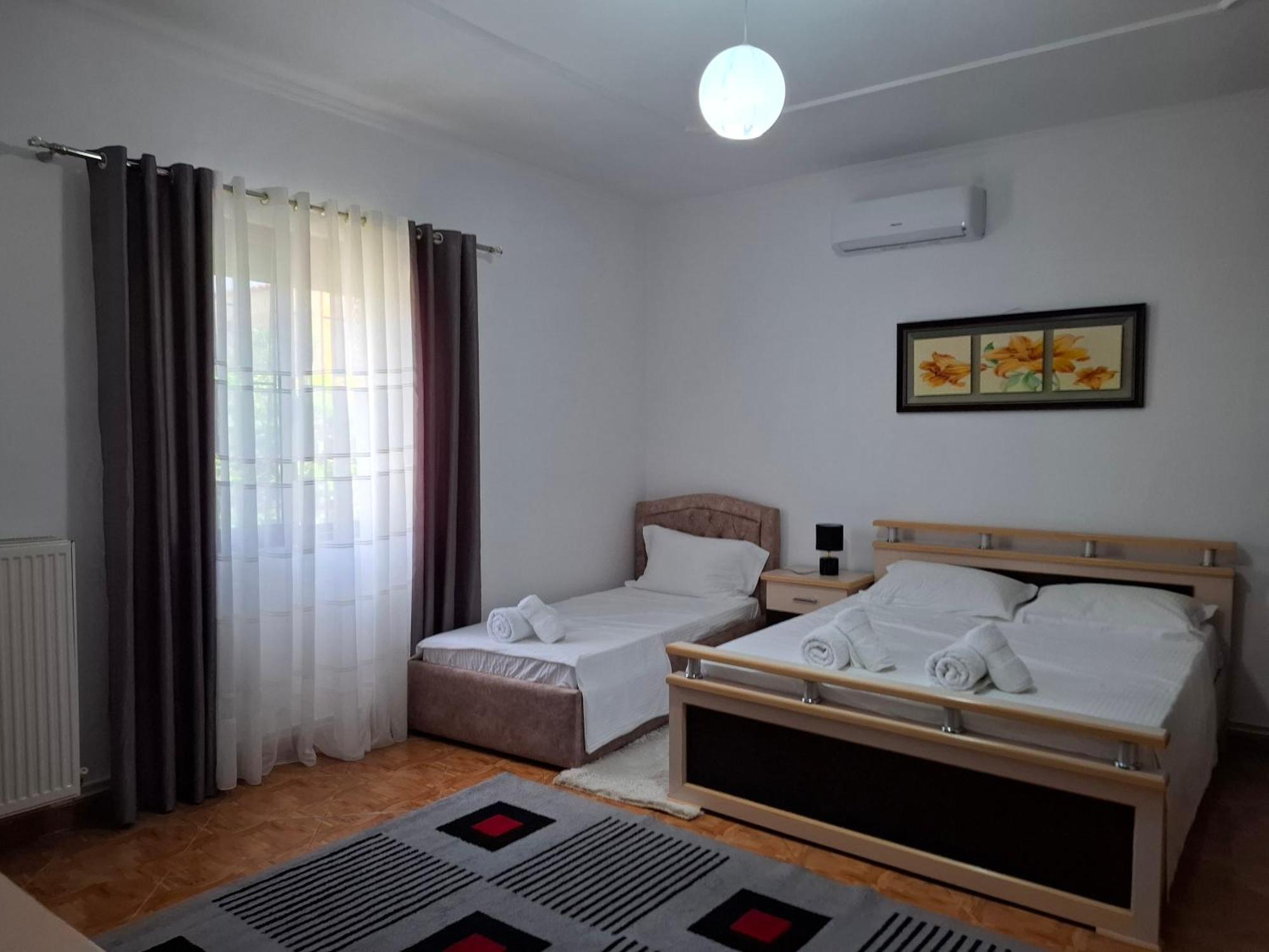Apartment Xheison Berat Buitenkant foto