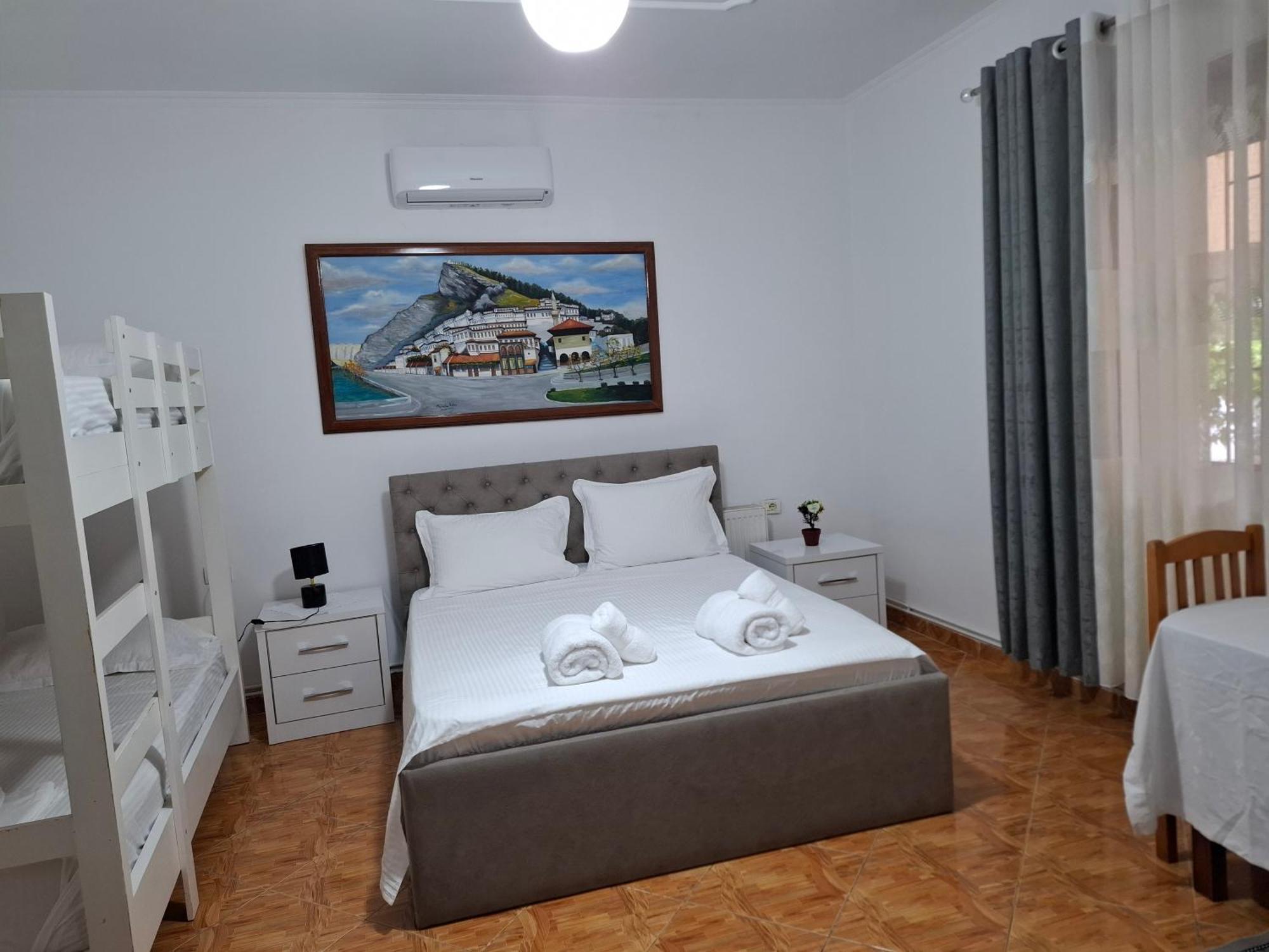 Apartment Xheison Berat Buitenkant foto