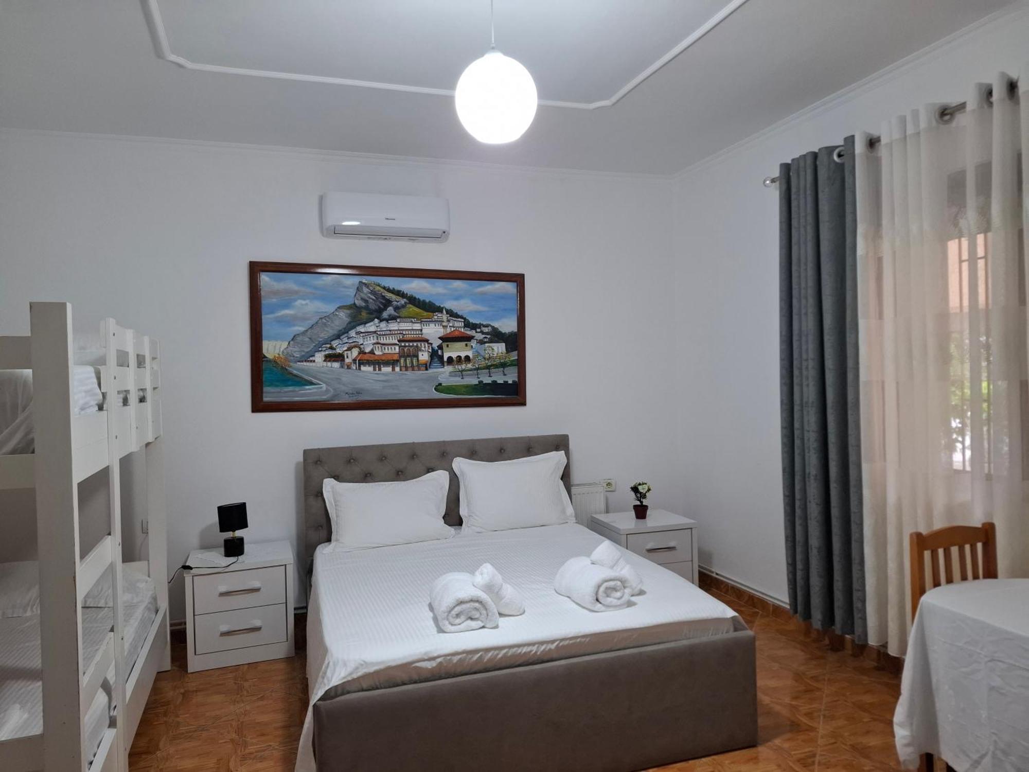 Apartment Xheison Berat Buitenkant foto